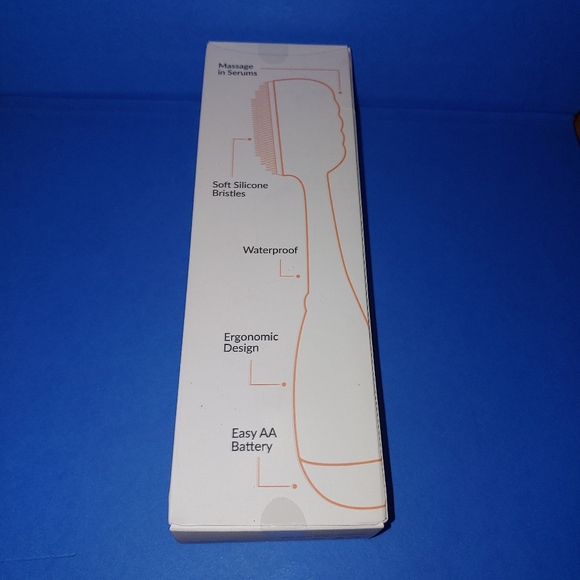 PMD Clean Smart Facial Cleansing Device Warmth PMD - Picture 3 of 3